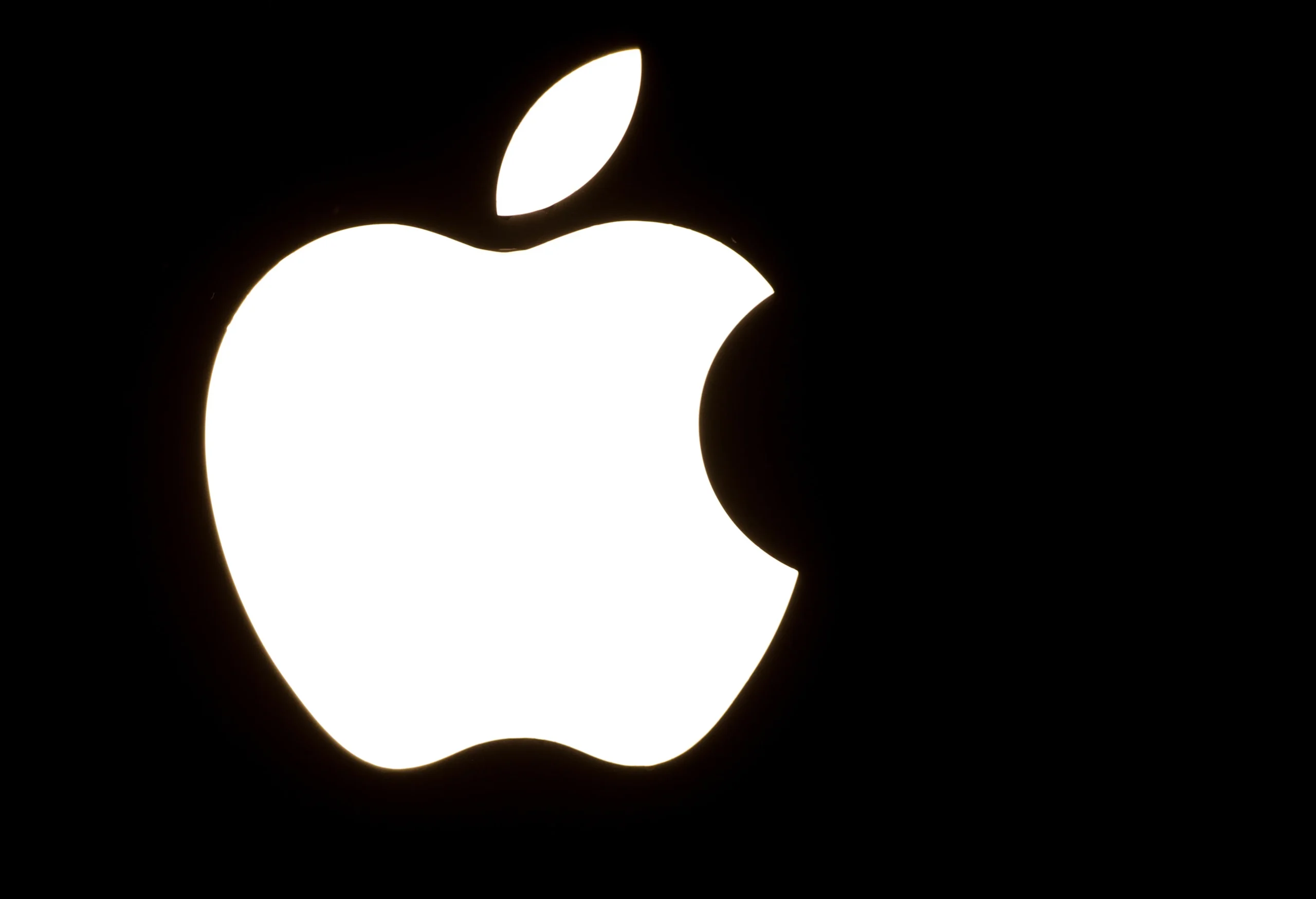 Exciting Career Opportunity: Become an Operations Expert at Apple